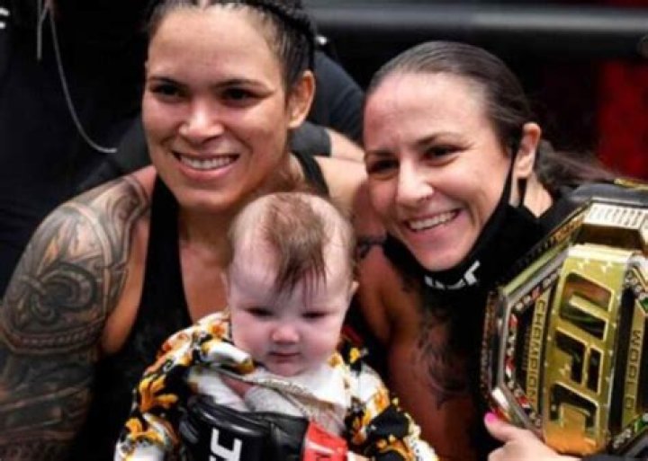 Istela Nunes Family | Is She Related To Amanda Nunes